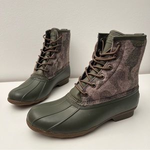 Sperry Saltwater Rain Boots Olive Green/Camouflage Water Resistant Men’s Size9.5